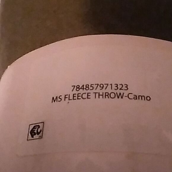 Mainstays Fleece Throw  - Picture 3 of 3